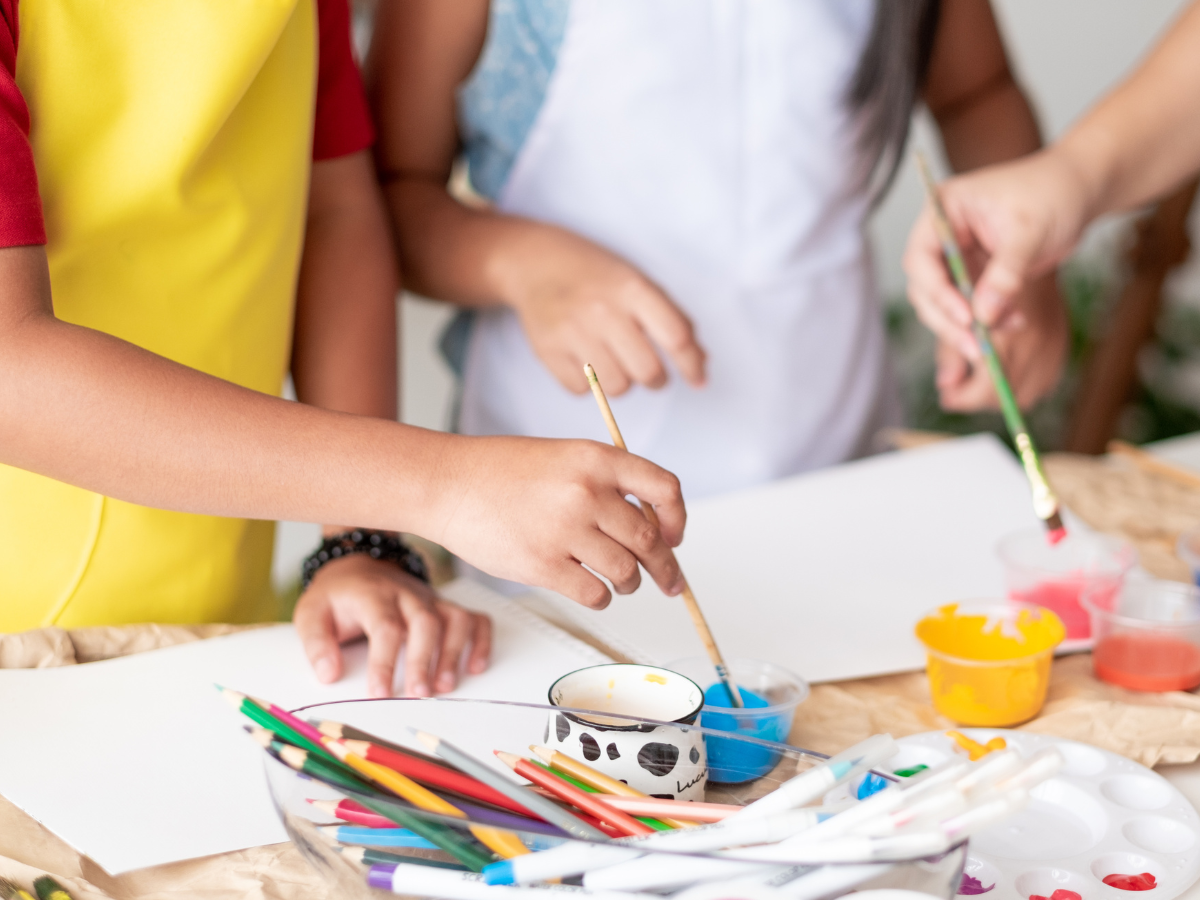 kind school verven knutselen