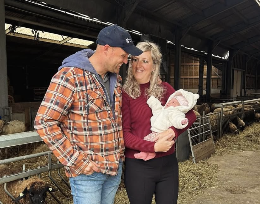 ,Boerderijliefde krijgt babybonus: Janine en Sander verwelkomen dochter baby, kind