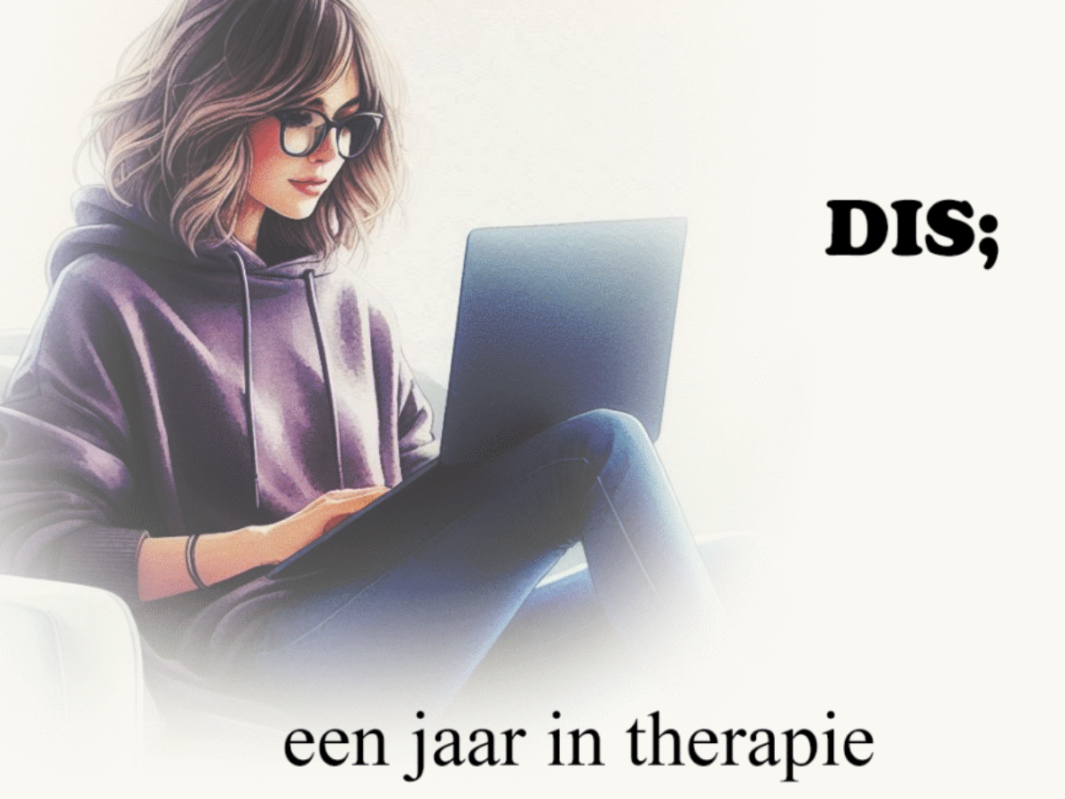 dissociatieve identiteitsstoornis therapie meisje met bril paarse trui op laptop met DIS