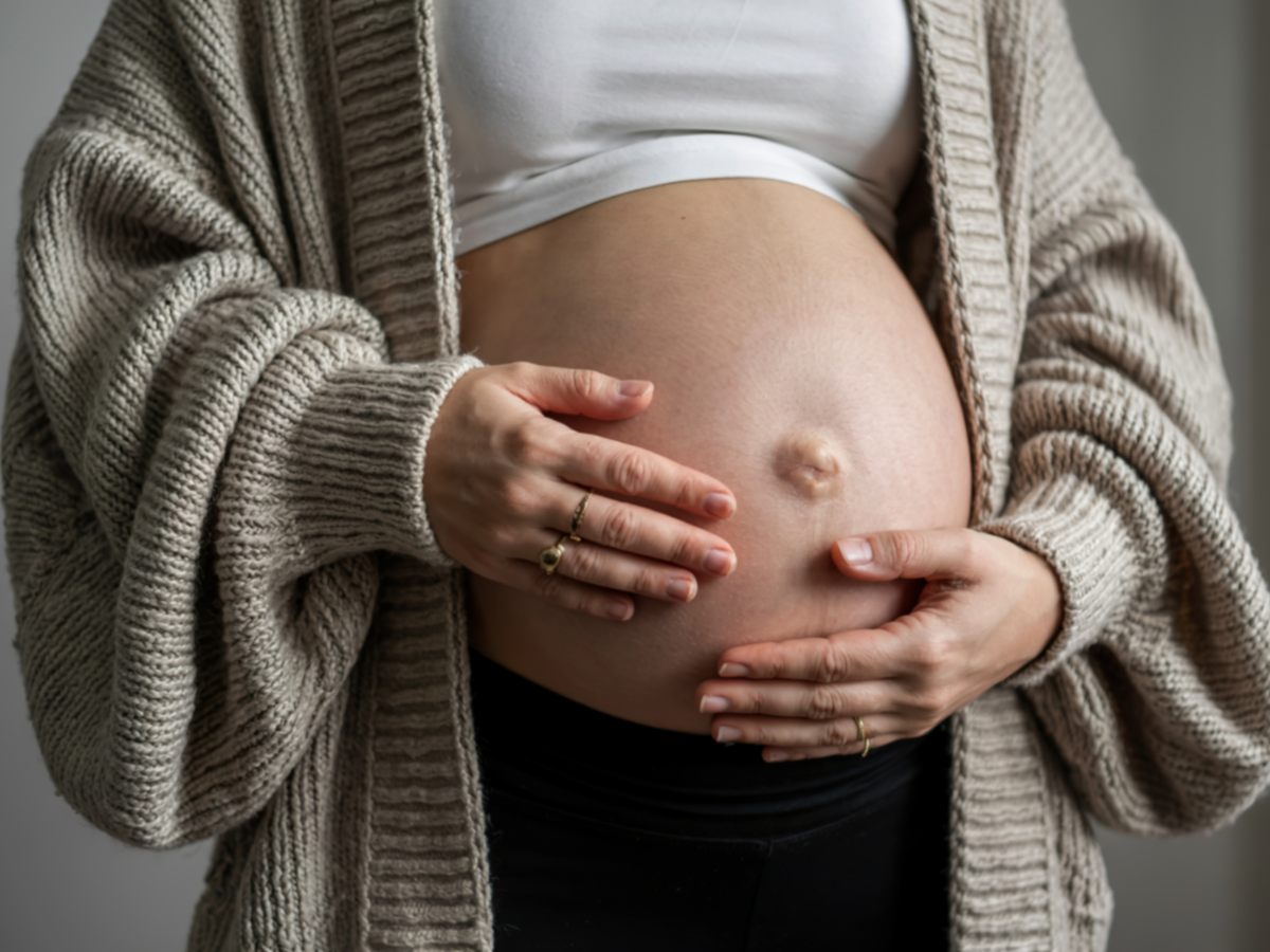 winter vol liefde zwanger foto van zwangere vrouw