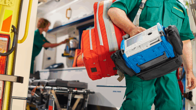 wachten op de spoedeisende hulp foto van ambulance