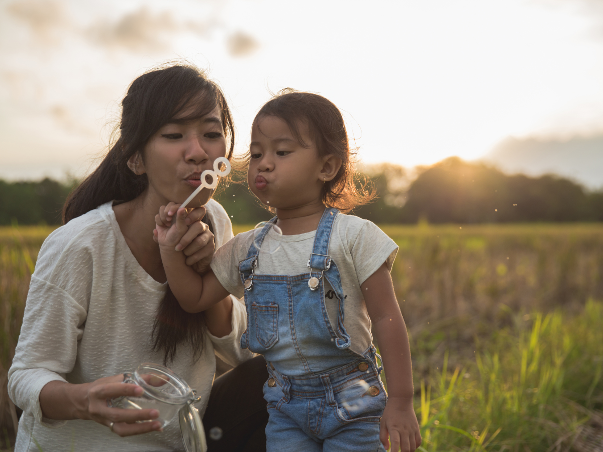 vrouwen vaker gezondheidsklachten foto van moeder en dochter