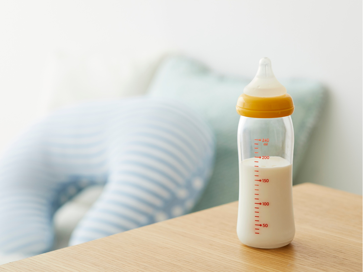 besmette babyvoeding update foto van flesvoeding