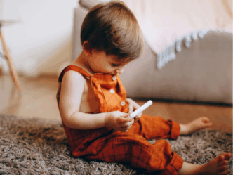 batterij ingeslikt kind foto van peuter
