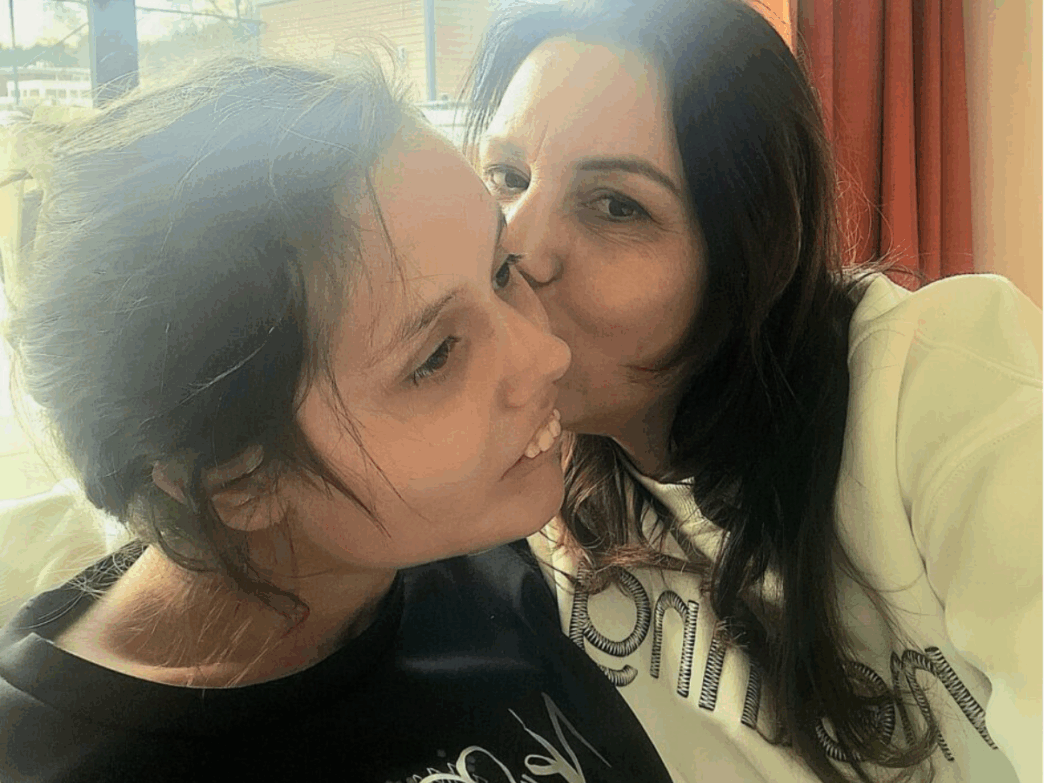 epilepsie kind aanval herkennen moeder foto van Thera