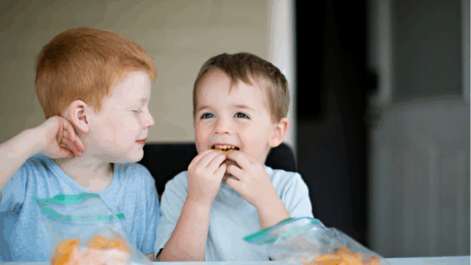 welke chips minst ongezond foto van jongens die chips eten
