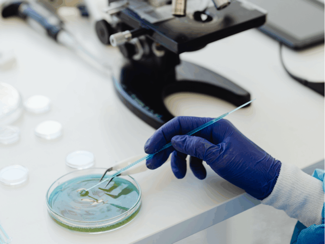 neuroblastoom kinderkanker foto van iemand in het lab