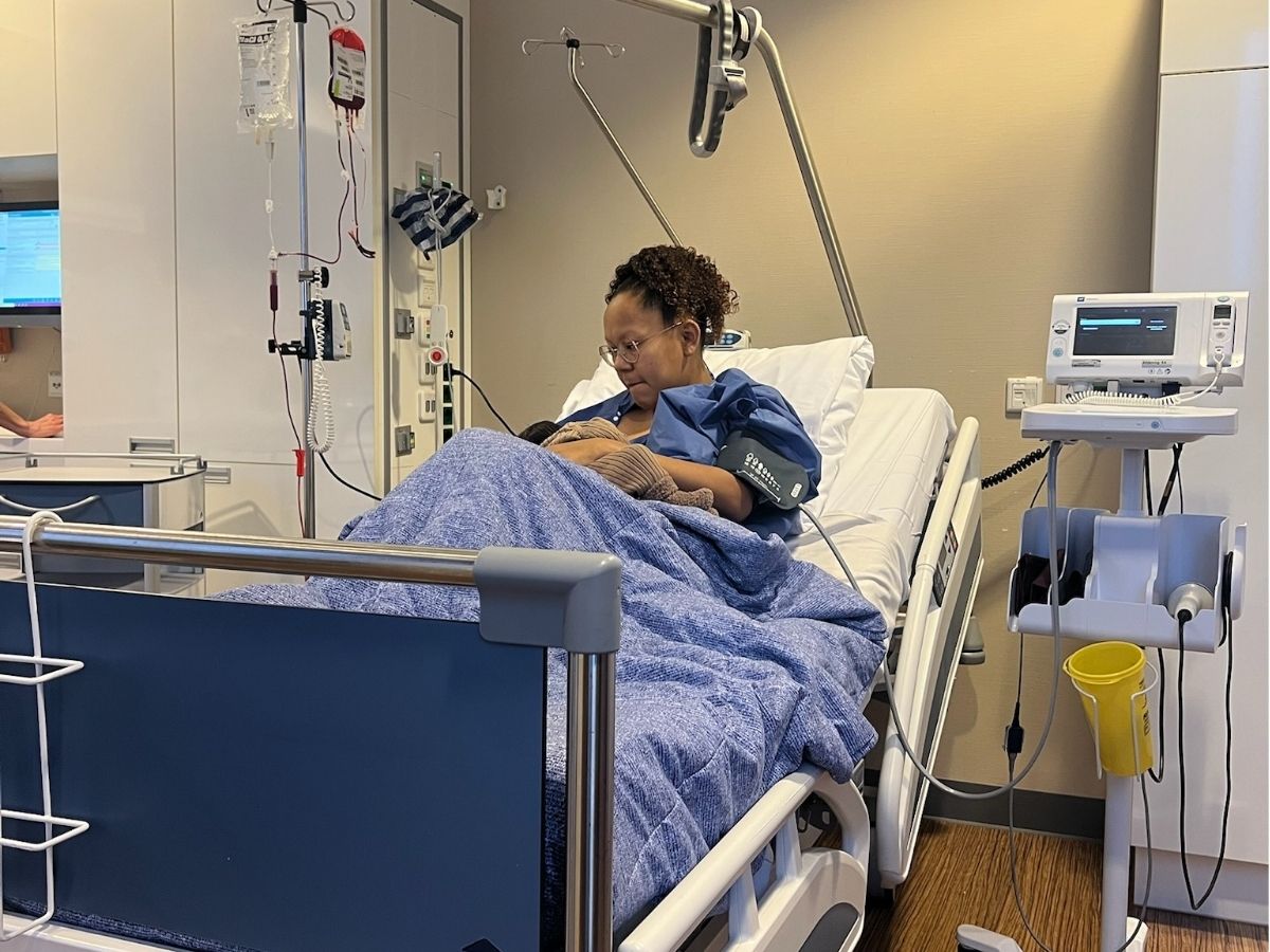 nabloeding na bevalling foto van jaleesa in ziekenhuis