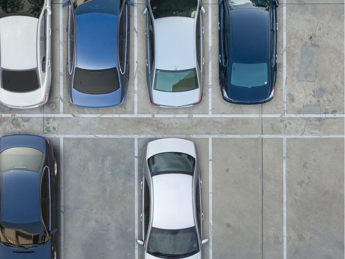 peuter overleden hete auto Spanje foto van parkeerplaats