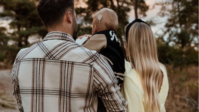 baby doof door hersenvliesontsteking foto van gezin yara