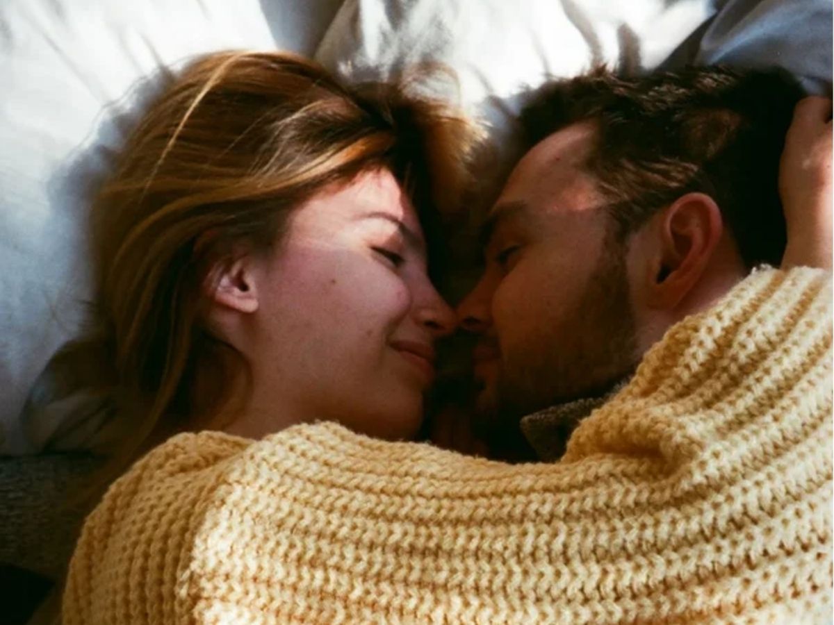 fantaseren over iemand anders foto van koppel in bed