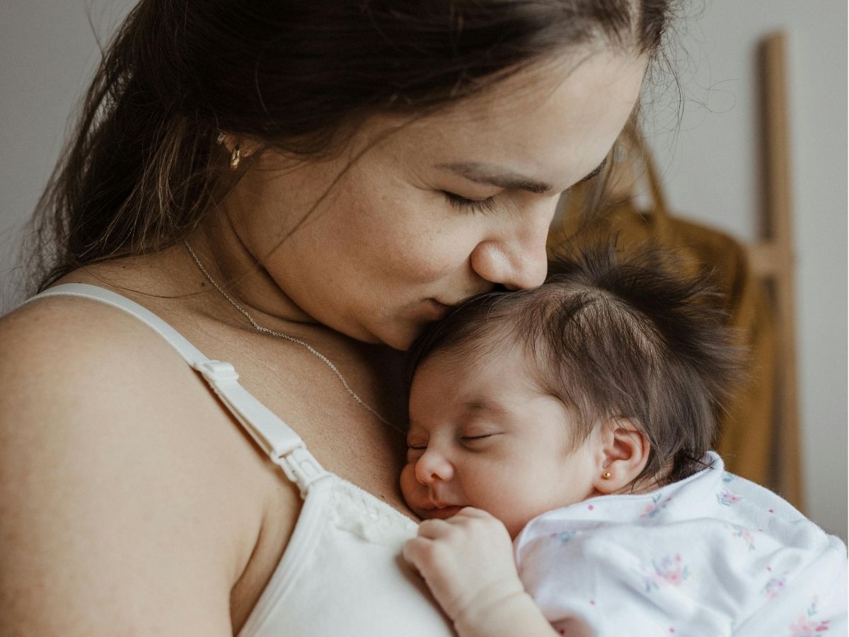 moeilijke naam kind foto van moeder en baby