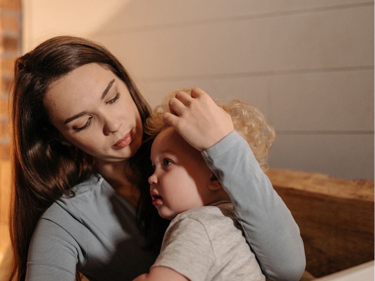 betekenis naam Kiki foto van moeder en kind
