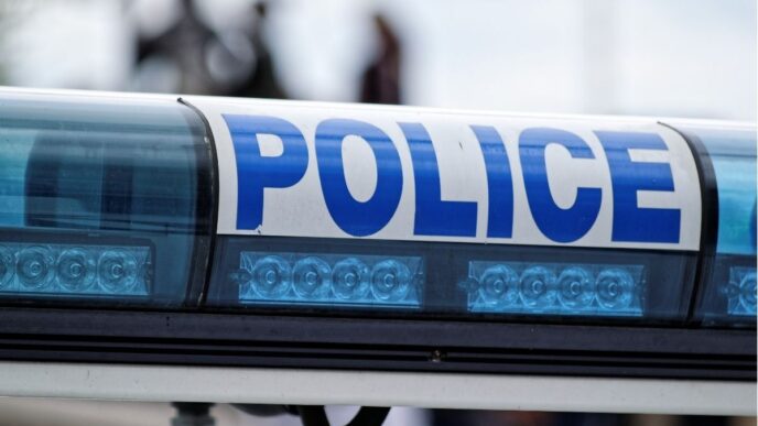 pleegouders veroordeeld misbruik foto van politieauto