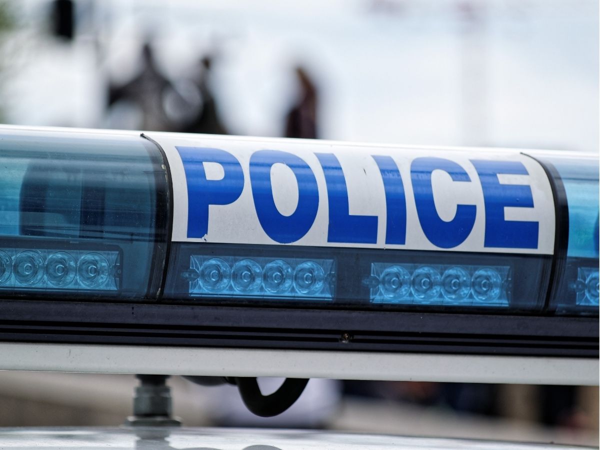 pleegouders veroordeeld misbruik foto van politieauto