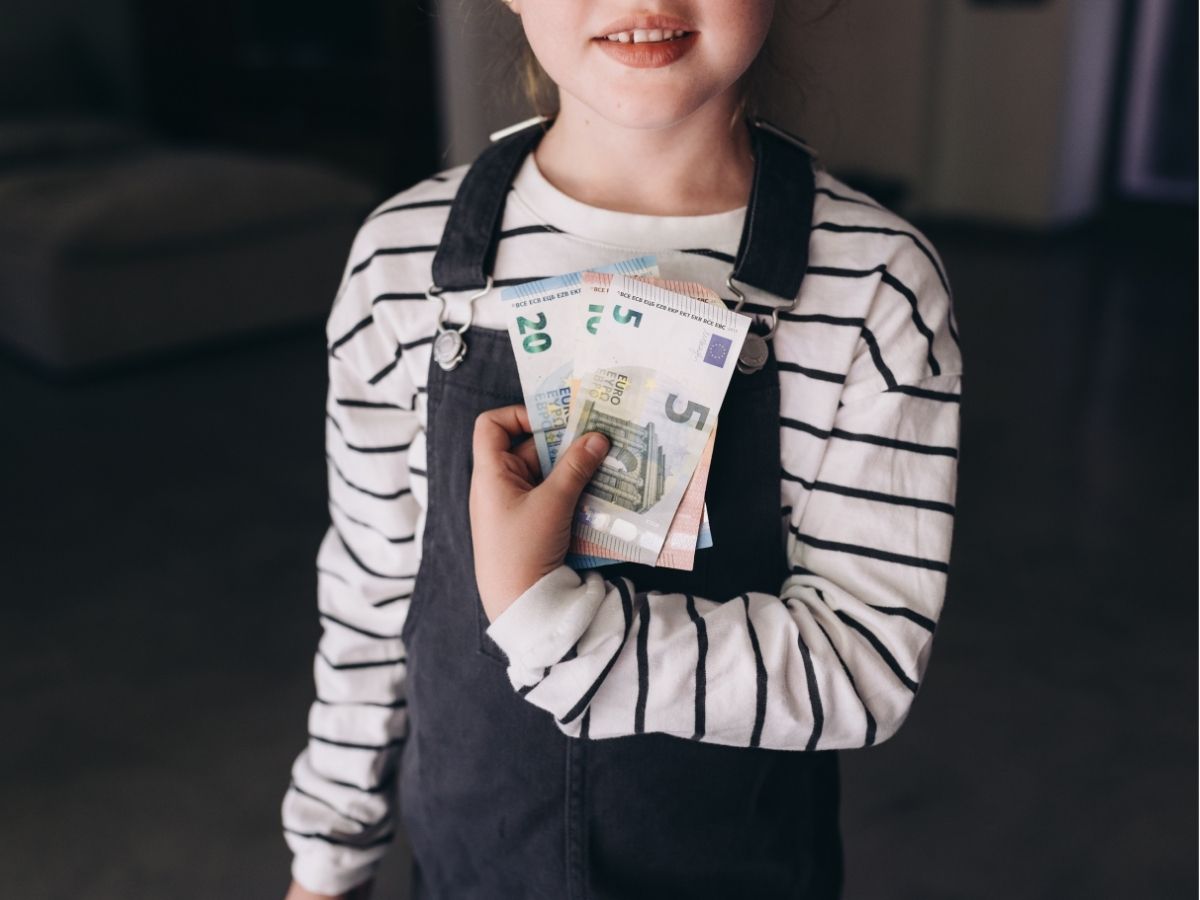 veel zakgeld kinderen foto van kind met zakgeld