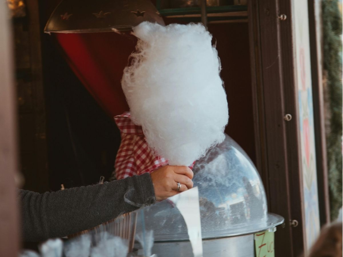 Onbekende vader helpt foto van suikerspin