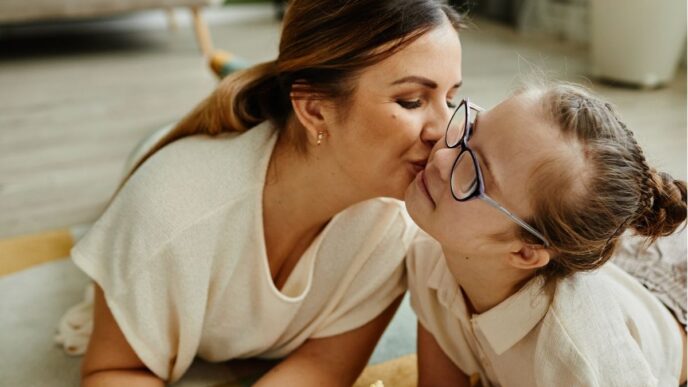 kind met autisme foto van moeder en dochter