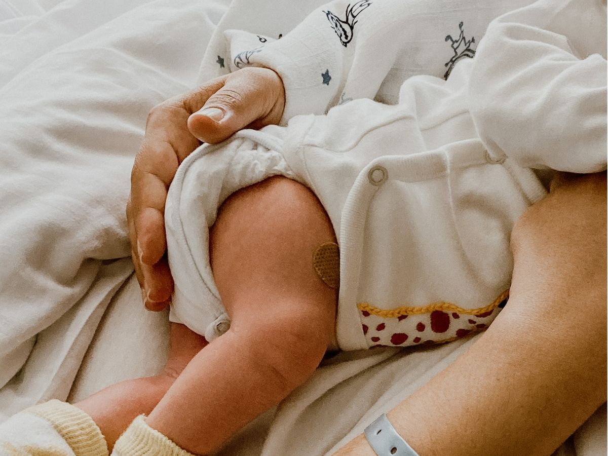 personeelstekort geboortezorg foto pasgeboren baby