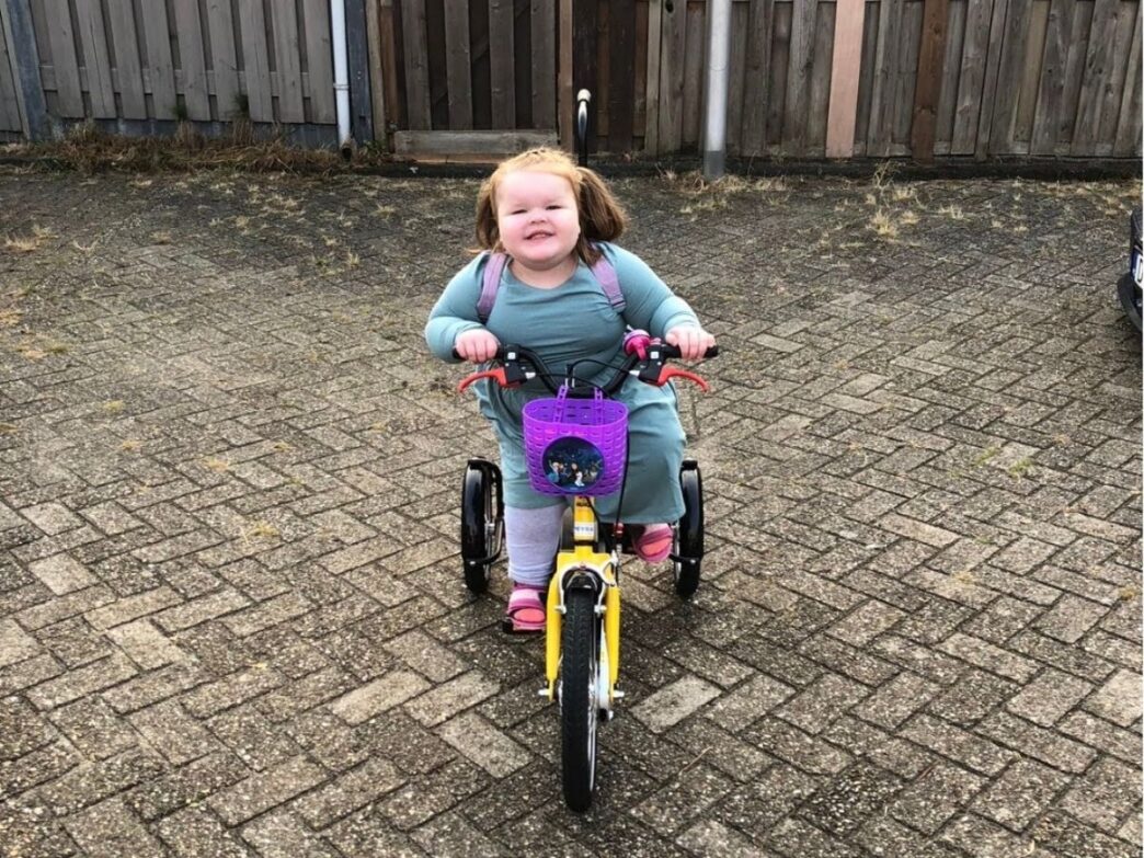 aangeboren obesitas foto van sarah toen ze jonger was