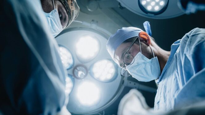 ongeboren baby operatie foto van operatietafel