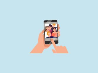 verwijderd uit vriendinnengroep illustratie van foto met vriendinnen op telefoon