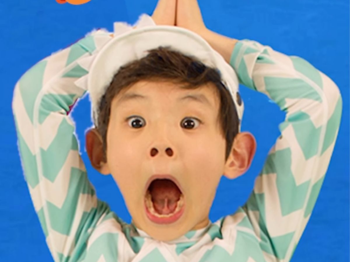jongen uit Baby Shark
