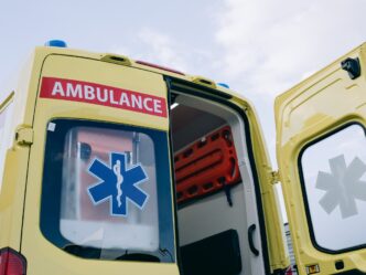 Albert Heijn bestelwagen Dordrecht foto van ambulance